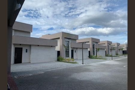 Casa à venda com 260m², 3 quartos e 2 vagasFotos do condomínio