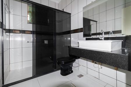 Casa para alugar com 200m², 4 quartos e 3 vagasBanheiro social 1