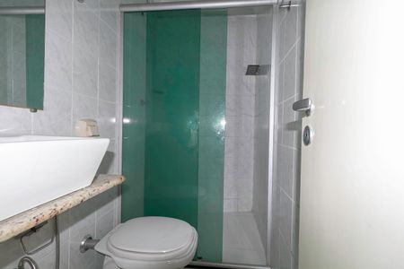 Casa para alugar com 200m², 4 quartos e 3 vagasBanheiro da suíte