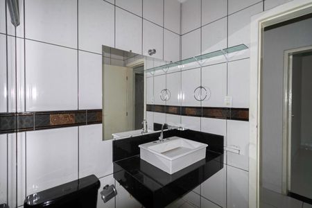 Casa para alugar com 200m², 4 quartos e 3 vagasBanheiro social 1