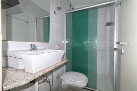 Casa para alugar com 200m², 4 quartos e 3 vagasBanheiro da suíte