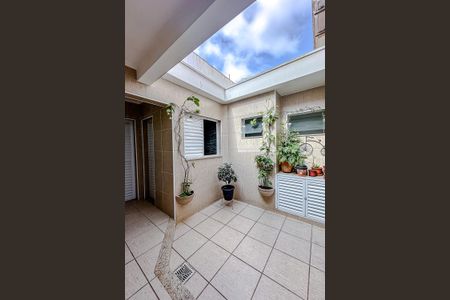 Casa à venda com 135m², 3 quartos e 2 vagasÁrea externa