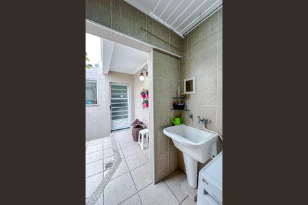 Casa à venda com 135m², 3 quartos e 2 vagasÁrea externa