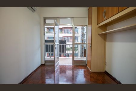 Apartamento à venda com 120m², 3 quartos e 2 vagasQuarto 2