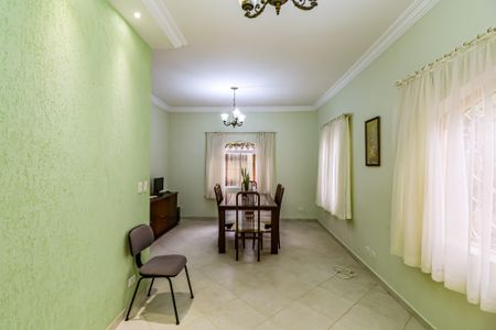 Casa à venda com 224m², 3 quartos e 3 vagas Casa à venda com 224m², 3 quartos e 3 vagasSala