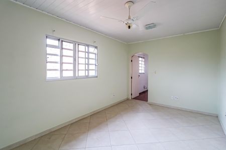 Casa à venda com 224m², 3 quartos e 3 vagas Casa à venda com 224m², 3 quartos e 3 vagasEdícula - Quarto