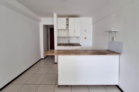 Sala de apartamento à venda com 1 quarto, 40m² em Itaipu, Niterói
