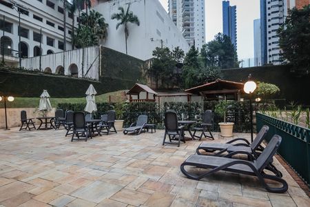 Apartamento para alugar com 75m², 2 quartos e 2 vagas Apartamento para alugar com 75m², 2 quartos e 2 vagasÁrea comum - Piscina