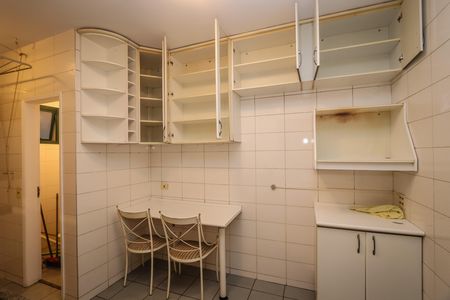 Apartamento para alugar com 75m², 2 quartos e 2 vagas Apartamento para alugar com 75m², 2 quartos e 2 vagasCozinha