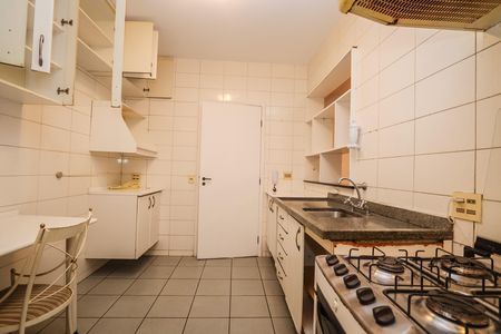 Apartamento para alugar com 75m², 2 quartos e 2 vagas Apartamento para alugar com 75m², 2 quartos e 2 vagasCozinha