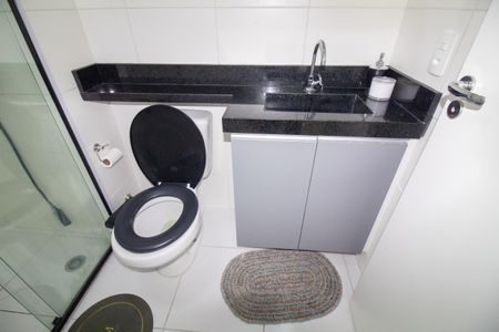 Banheiro da Suíte de apartamento para alugar com 1 quarto, 32m² em Jardim Caravelas, São Paulo