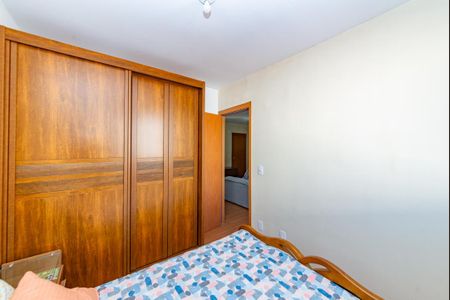 Quarto 1 de apartamento para alugar com 2 quartos, 45m² em Chácara Cotia, Contagem