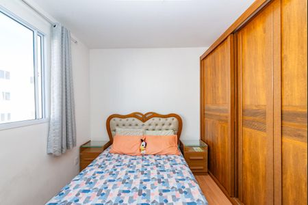 Quarto 1 de apartamento para alugar com 2 quartos, 45m² em Chácara Cotia, Contagem