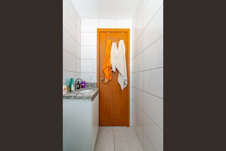 Banheiro Social de apartamento para alugar com 2 quartos, 45m² em Chácara Cotia, Contagem