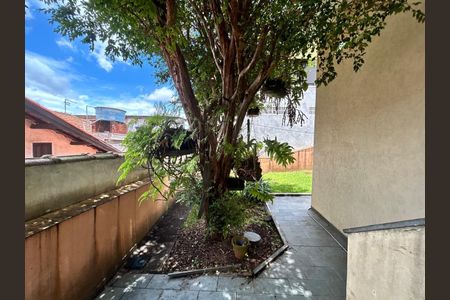 Casa para alugar com 212m², 2 quartos e 4 vagasQuintal