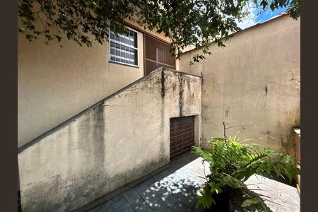 Casa para alugar com 212m², 2 quartos e 4 vagasQuintal