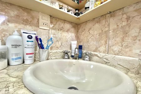 Casa para alugar com 530m², 4 quartos e 4 vagas Casa para alugar com 530m², 4 quartos e 4 vagasBanheiro da Suíte