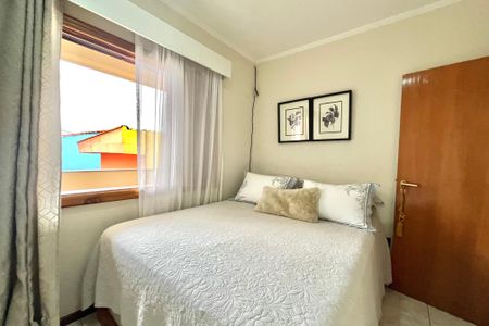 Casa para alugar com 530m², 4 quartos e 4 vagas Casa para alugar com 530m², 4 quartos e 4 vagasQuarto 1