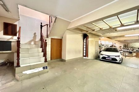 Casa para alugar com 530m², 4 quartos e 4 vagas Casa para alugar com 530m², 4 quartos e 4 vagasGaragem