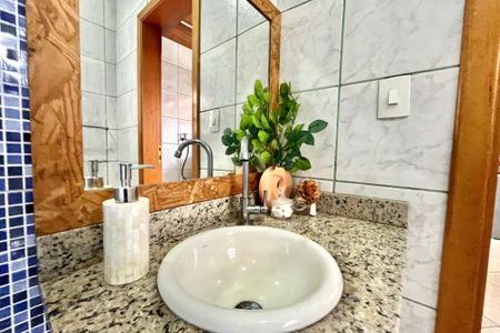 Casa para alugar com 530m², 4 quartos e 4 vagas Casa para alugar com 530m², 4 quartos e 4 vagasBanheiro 2