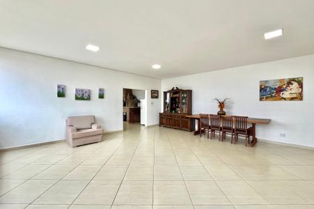 Casa para alugar com 530m², 4 quartos e 4 vagas Casa para alugar com 530m², 4 quartos e 4 vagasÁrea comum