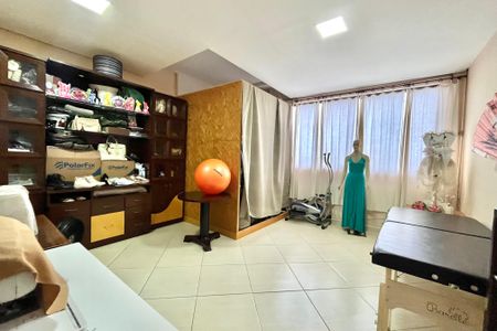 Casa para alugar com 530m², 4 quartos e 4 vagas Casa para alugar com 530m², 4 quartos e 4 vagasQuarto 3