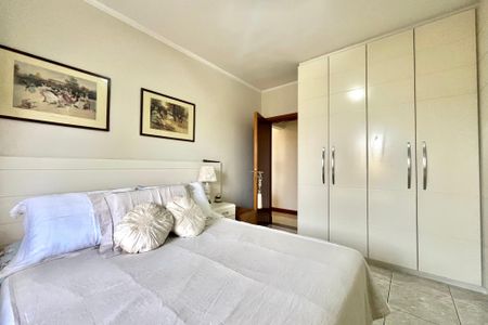 Casa para alugar com 530m², 4 quartos e 4 vagas Casa para alugar com 530m², 4 quartos e 4 vagasSuite