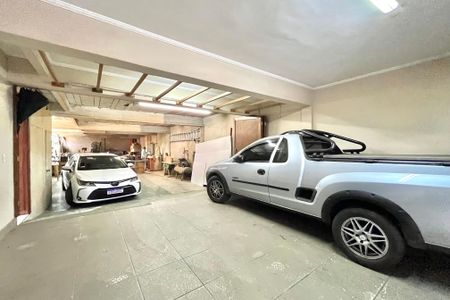 Casa para alugar com 530m², 4 quartos e 4 vagas Casa para alugar com 530m², 4 quartos e 4 vagasGaragem