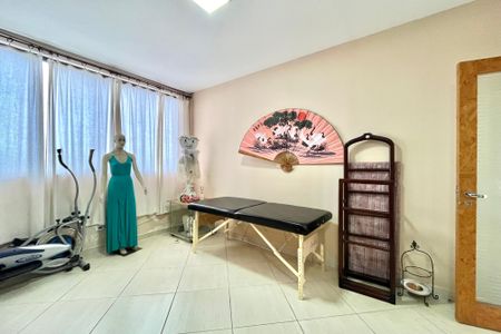 Casa para alugar com 530m², 4 quartos e 4 vagas Casa para alugar com 530m², 4 quartos e 4 vagasQuarto 3