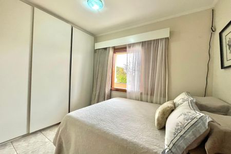 Casa para alugar com 530m², 4 quartos e 4 vagas Casa para alugar com 530m², 4 quartos e 4 vagasQuarto 1