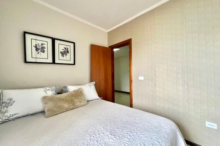 Casa para alugar com 530m², 4 quartos e 4 vagas Casa para alugar com 530m², 4 quartos e 4 vagasQuarto 1