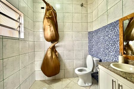 Casa para alugar com 530m², 4 quartos e 4 vagas Casa para alugar com 530m², 4 quartos e 4 vagasBanheiro 2