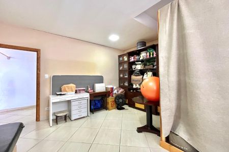 Casa para alugar com 530m², 4 quartos e 4 vagas Casa para alugar com 530m², 4 quartos e 4 vagasQuarto 3