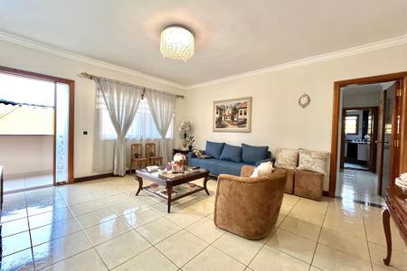 Casa para alugar com 530m², 4 quartos e 4 vagas Casa para alugar com 530m², 4 quartos e 4 vagasSala