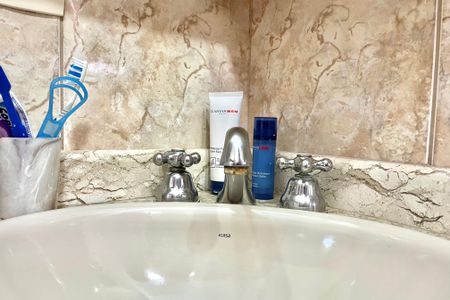 Casa para alugar com 530m², 4 quartos e 4 vagas Casa para alugar com 530m², 4 quartos e 4 vagasBanheiro da Suíte