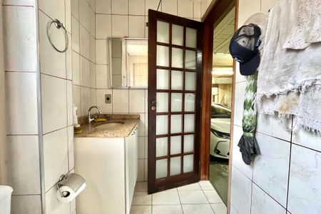 Casa para alugar com 530m², 4 quartos e 4 vagas Casa para alugar com 530m², 4 quartos e 4 vagasBanheiro de Serviço