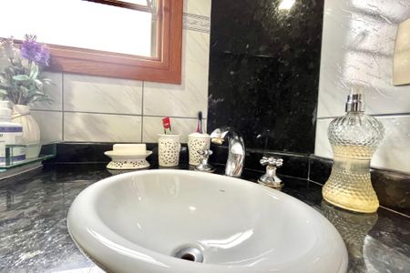 Casa para alugar com 530m², 4 quartos e 4 vagas Casa para alugar com 530m², 4 quartos e 4 vagasBanheiro