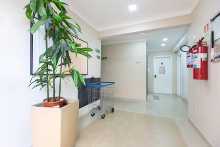 Apartamento para alugar com 42m², 2 quartos e sem vaga Apartamento para alugar com 42m², 2 quartos e sem vagaHall Social