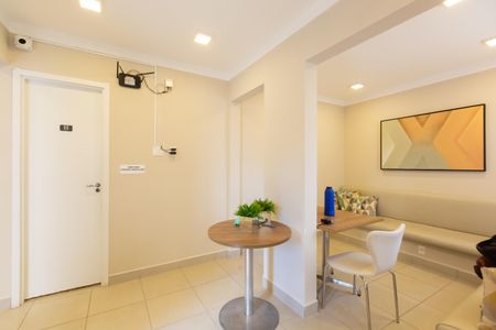 Apartamento para alugar com 42m², 2 quartos e sem vaga Apartamento para alugar com 42m², 2 quartos e sem vagaÁrea comum - Salão de Festas