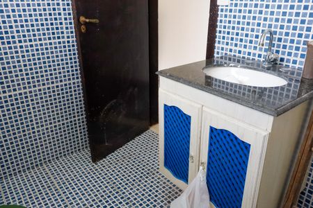 Casa à venda com 399m², 5 quartos e 3 vagas Casa à venda com 399m², 5 quartos e 3 vagasBanheiro 1