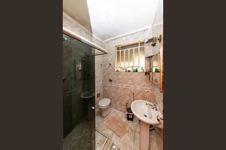 Casa à venda com 300m², 3 quartos e 4 vagasBanheiro Social 1