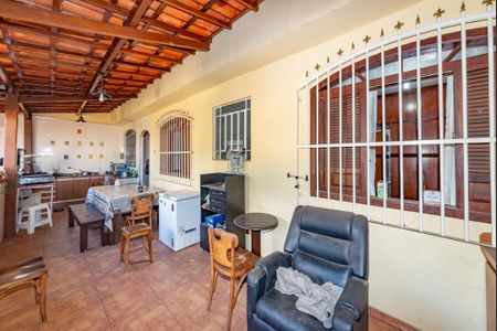 Casa à venda com 300m², 3 quartos e 4 vagasVaranda da Cozinha