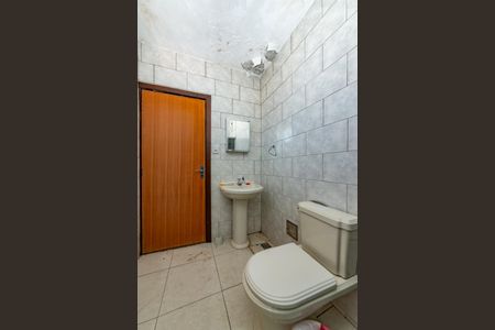 Casa à venda com 300m², 3 quartos e 4 vagasBanheiro Social 2