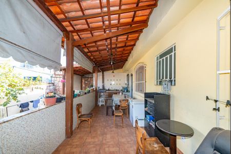 Casa à venda com 300m², 3 quartos e 4 vagasVaranda da Cozinha