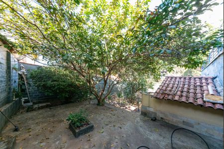 Casa à venda com 300m², 3 quartos e 4 vagasQuintal 2