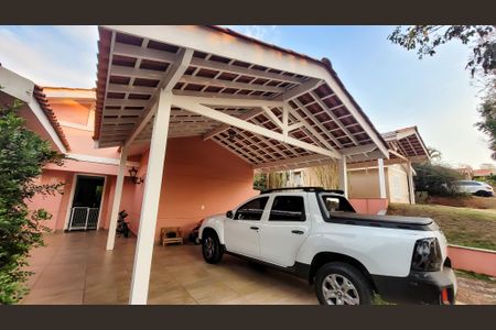 Casa de condomínio à venda com 178m², 4 quartos e 4 vagas Casa de condomínio à venda com 178m², 4 quartos e 4 vagasFachada