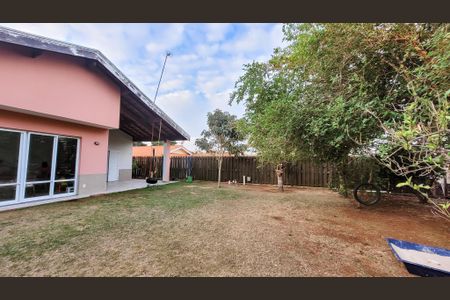 Casa de condomínio à venda com 178m², 4 quartos e 4 vagas Casa de condomínio à venda com 178m², 4 quartos e 4 vagasQuintal