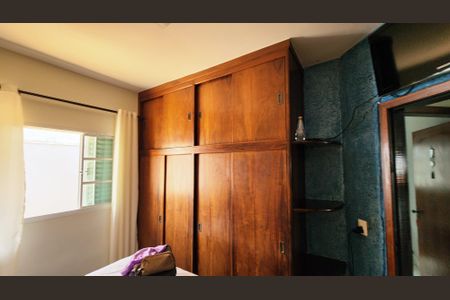 Casa à venda com 200m², 3 quartos e 2 vagasSuíte