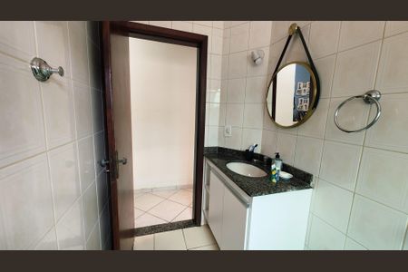 Casa à venda com 200m², 3 quartos e 2 vagasBanheiro