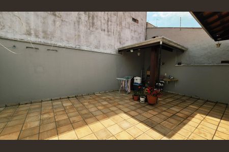 Casa à venda com 200m², 3 quartos e 2 vagasQuintal